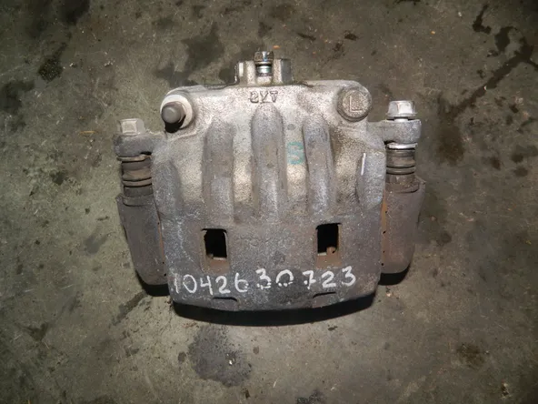 Суппорт SUBARU XV GP7 Перед Лев (Контрактный) 1042630723