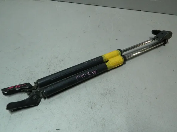 Амортизатор багажника MAZDA PREMACY CPEW (Контрактный) 81532081