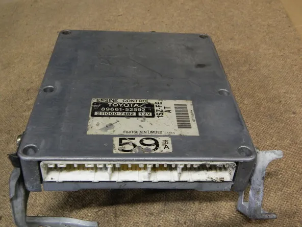 Блок управления ДВС TOYOTA VITZ 1SZFE (Контрактный) 79590774