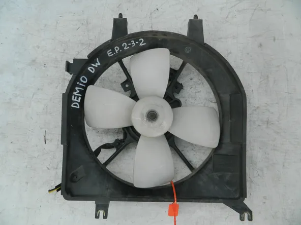 Диффузор радиатора MAZDA DEMIO DW3W (Контрактный) 72355108