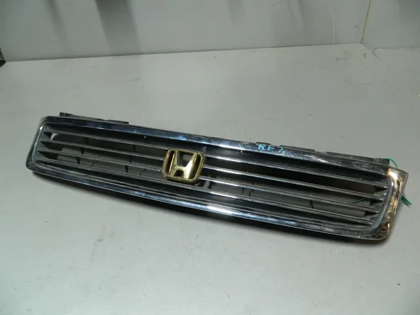 Решетка радиатора HONDA STEPWGN RF2 (Контрактный) 81540972