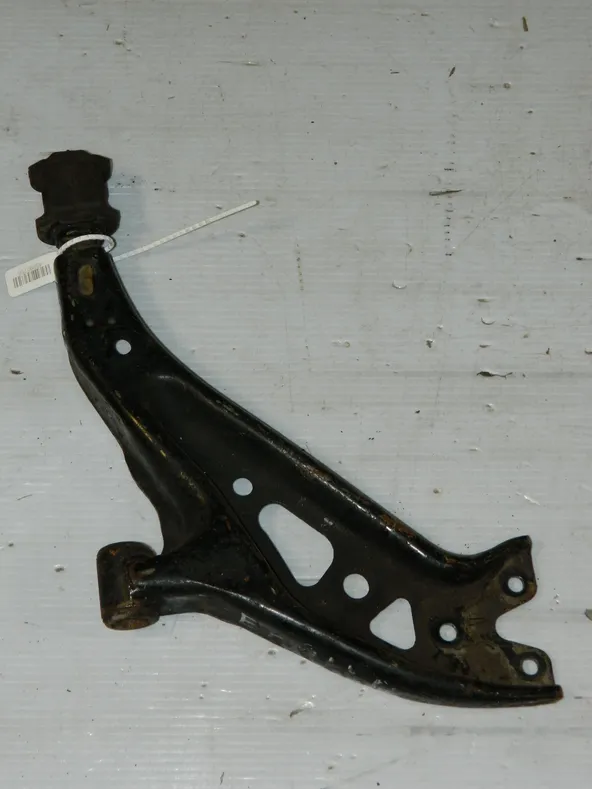 Рычаг подвески TOYOTA STARLET EP91 Перед Лев (Контрактный) 45992756