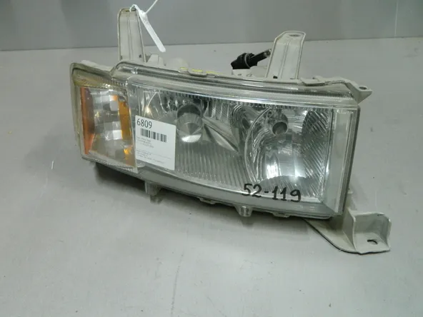 Фара TOYOTA BB NCP31 Перед Прав 52119 (Контрактный) 03344631