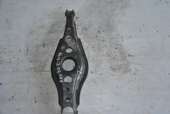 Рычаг подвески TOYOTA RAV4 ZSA30 Зад Лев (Контрактный) 45984087