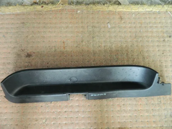 Накладка на порог  внутренняя Перед Лев NISSAN SERENA HFC26 (Контрактный) 1040150026