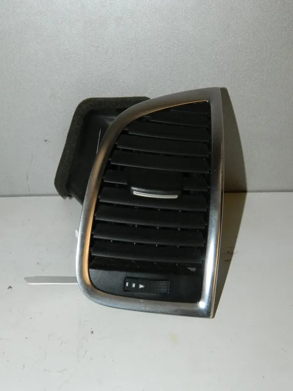 Дефлектор воздушный AUDI Q7 4L Перед Прав (Б/У)