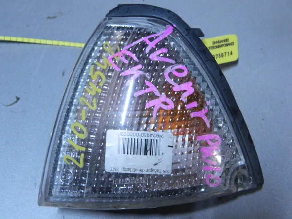 Габарит NISSAN AVENIR W10 Перед Лев (Контрактный) 79768714