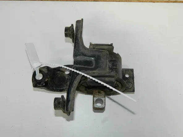 Подушка двигателя Volkswagen Polo MK5 CFN Лев (Б/У)