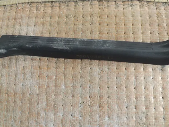 Накладка на порог внутренняя NISSAN JUKE YF15 Перед Прав (Контрактный) 1005090012