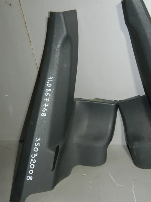 Обшивка стойки AUDI Q7 4L Зад Прав (Контрактный) 35032008
