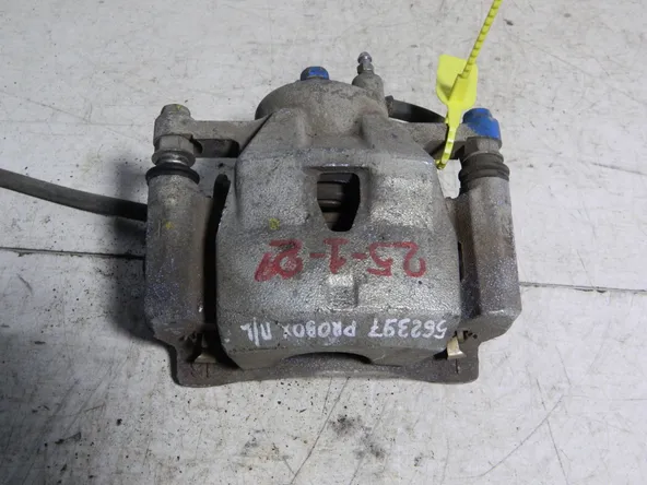 Суппорт TOYOTA PROBOX NCP160 Перед Лев (Контрактный) 79773354 4775052191