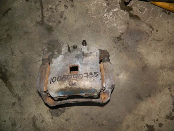 Суппорт NISSAN JUKE YF15 HR15 Перед Лев (Контрактный) 1005090735