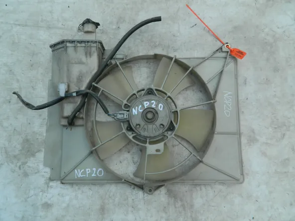 Диффузор радиатора TOYOTA FUNCARGO NCP20 (Контрактный) 72367816