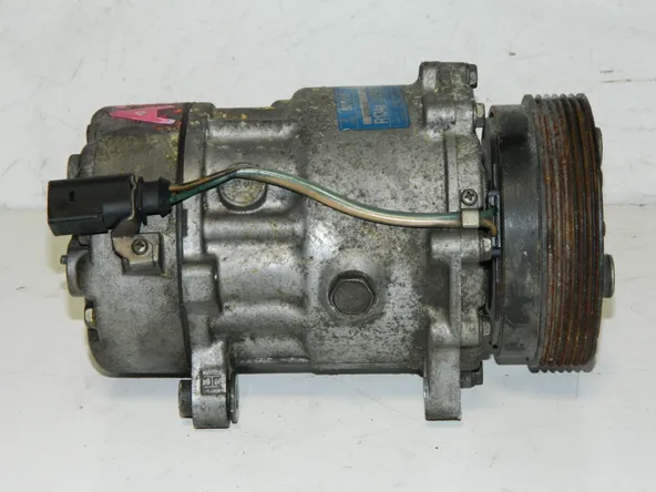 Компрессор кондиционера VOLKSWAGEN GOLF AZJ (Контрактный)