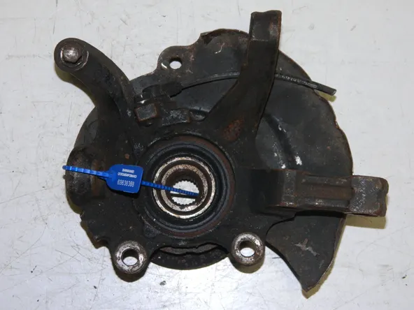 Ступица NISSAN RNESSA N30 Перед Лев (Контрактный) 69838388