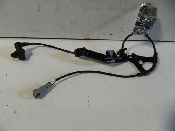 Датчик ABS TOYOTA COROLLA AE110 Перед Лев (Контрактный)