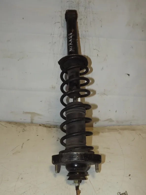 Стойка подвески MITSUBISHI MIRAGE CA3A Зад (Контрактный) 35023512 MR197611