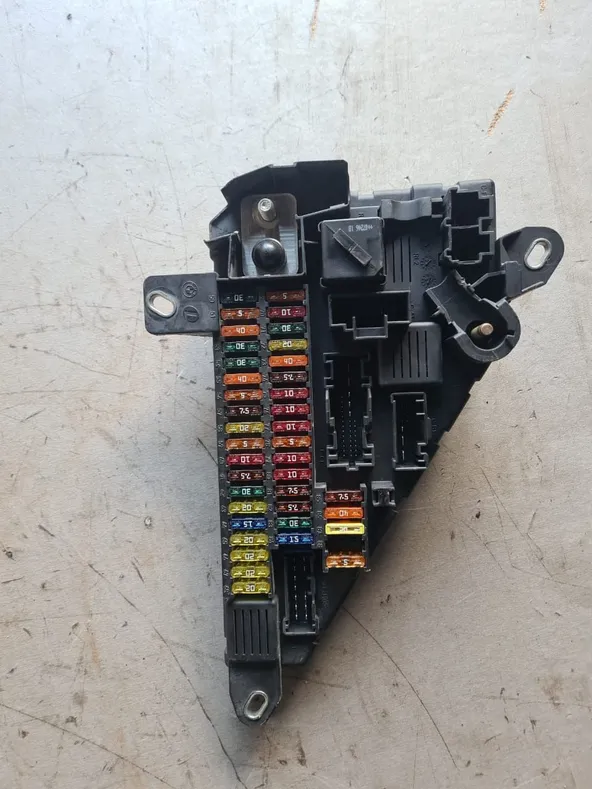 Блок предохранителей BMW 5-SERIES E60 (Контрактный) 26364000013