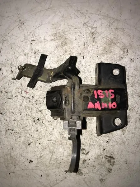 Подушка двигателя TOYOTA ISIS ANM10 1AZFE Лев (Контрактный) 1230628071