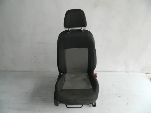 Сиденье VOLKSWAGEN POLO MK5 CFN Перед Прав (Б/У)