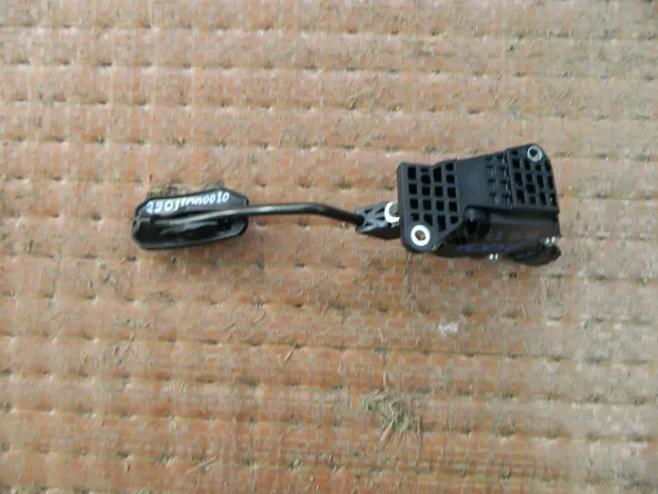 Педаль газа TOYOTA RAV4 ACA31 (Контрактный) 29011000020