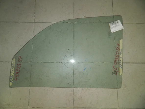 Стекло двери XYG T4F0LGSS4FD TOYOTA CAMRY 1994-2002 SV20 Перед Лев 45992297