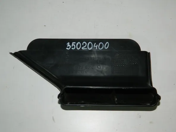 Воздуховод AUDI Q7 4L Зад Прав (Б/У) 35020400 7L0819624C