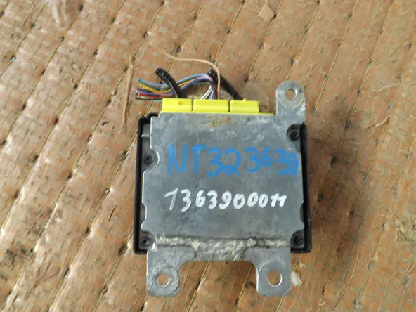 Блок управления AIRBAG NISSAN X-TRAIL NT32 (Контрактный) 1363900011