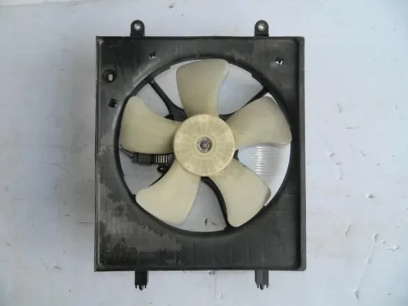 Диффузор радиатора MITSUBISHI PAJERO IO H62W 4G64 (Контрактный)