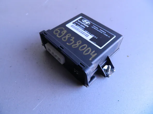 Блок управления электроприводом багажника HYUNDAI EQUUS G6DA 2013-2015 (Б/У) 69838004 817933N000