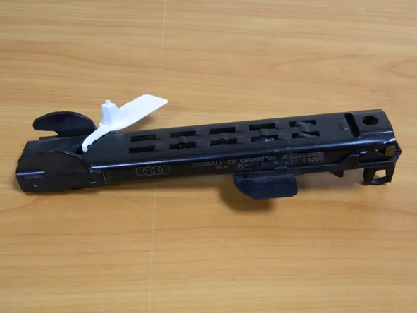 Регулятор ремня безопасности AUDI Q7 4L (Б/У) 35020627