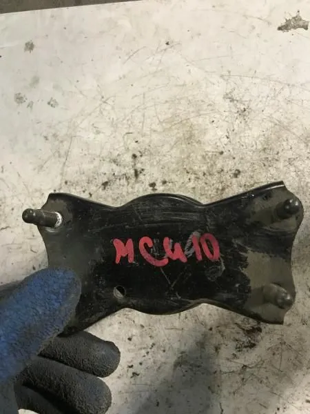 Подушка двигателя LEXUS RX300 MCU10 Перед Лев (Контрактный) 1237120050