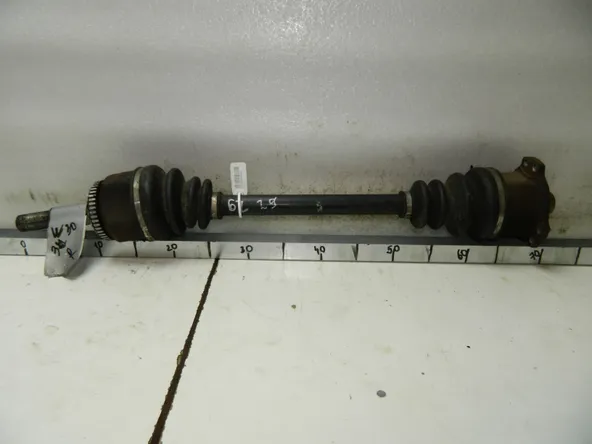 Привод NISSAN LARGO W30 KA24 Зад Прав (Контрактный) 35015652