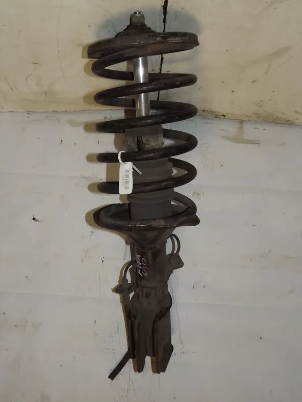 Стойка подвески MITSUBISHI DIAMANTE F17A Перед Прав (Контрактный)