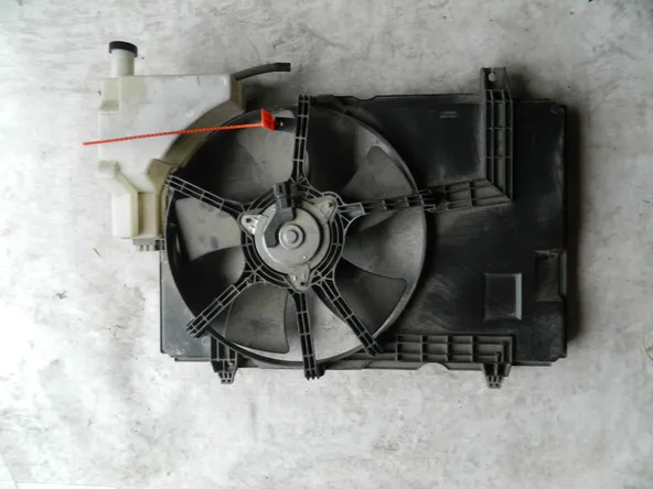 Диффузор радиатора NISSAN AD VAY12 (Контрактный) 72367908