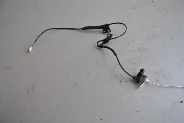 Датчик ABS TOYOTA 8826612620 TOYOTA ALLEX NZE121 1NZFE Перед Прав (Контрактный) 45990652