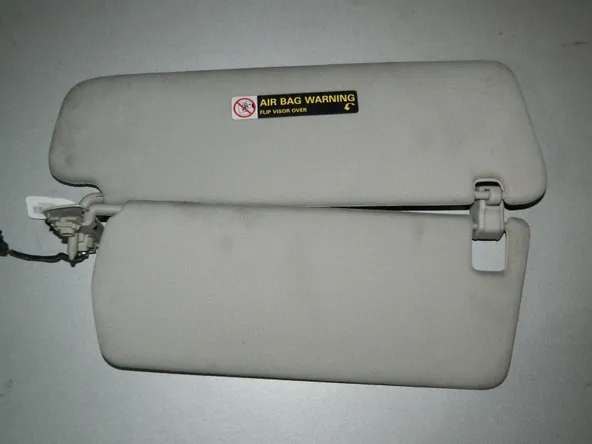 Козырек солнцезащитный AUDI 4L Лев (Б/У)