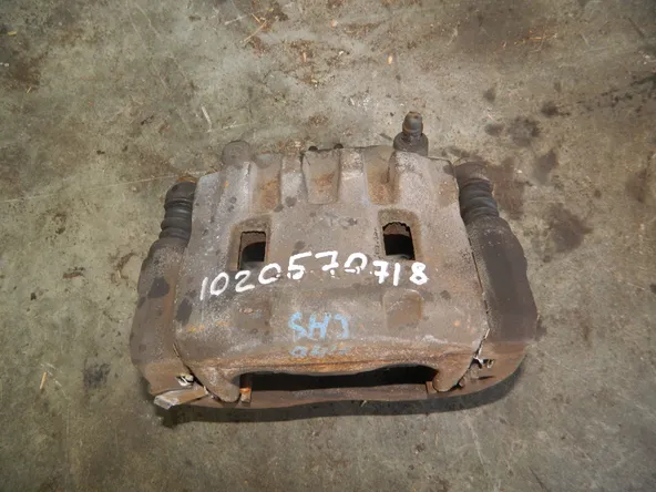 Суппорт SUBARU FORESTER SHJ Перед Прав (Контрактный) 1020570718