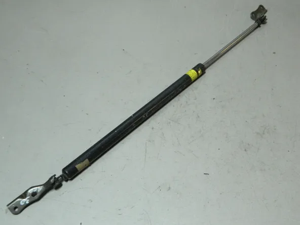 Амортизатор багажника TOYOTA ESTIMA ACR30 Лев (Контрактный) 81532181