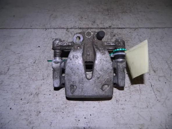 Суппорт TOYOTA  AVENSIS AZT250 Зад Лев (Контрактный) 79590470