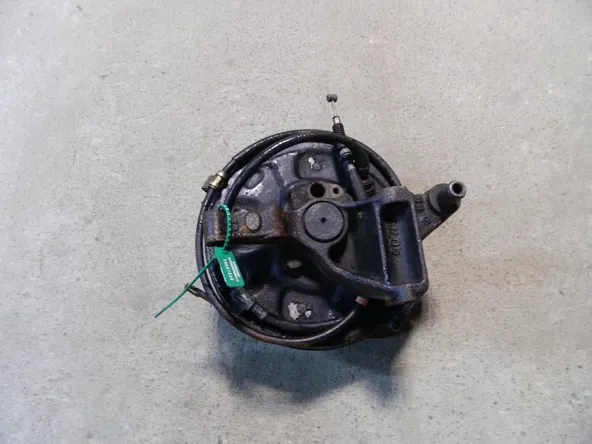 Ступица MAZDA PREMACY CP8W Зад Лев (Контрактный) 79591335