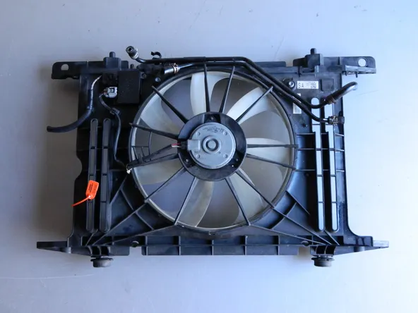 Диффузор радиатора TOYOTA AVENSIS ZRT272 3ZRFAE (Контрактный) 72367285