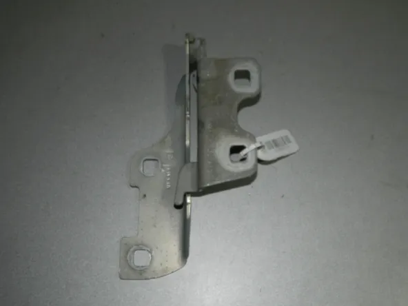 Петля капота Renault Clio II K4J 711 Лев (Б/У)