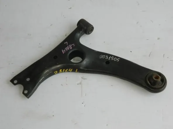 Рычаг TOYOTA PRIUS NHW10 Перед Лев (Контрактный)