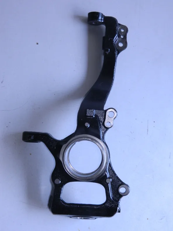 Кулак поворотный GENERAL PARTS UC3B3302XB MAZDA BT-50 / FORD RANGER 11- Прав