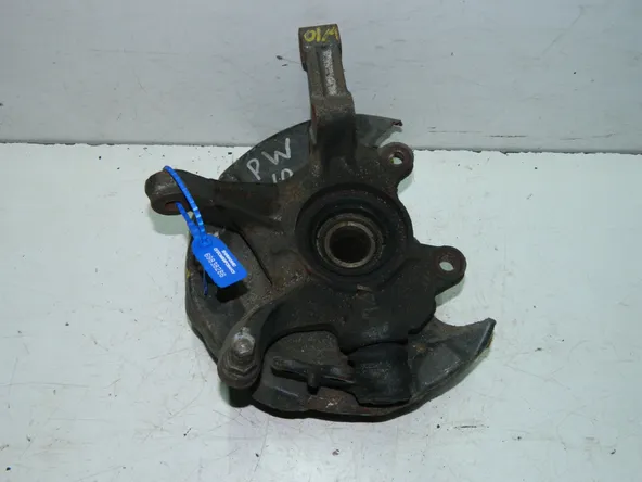 Ступица NISSAN AVENIR W10 Перед Лев (Контрактный) 69838286