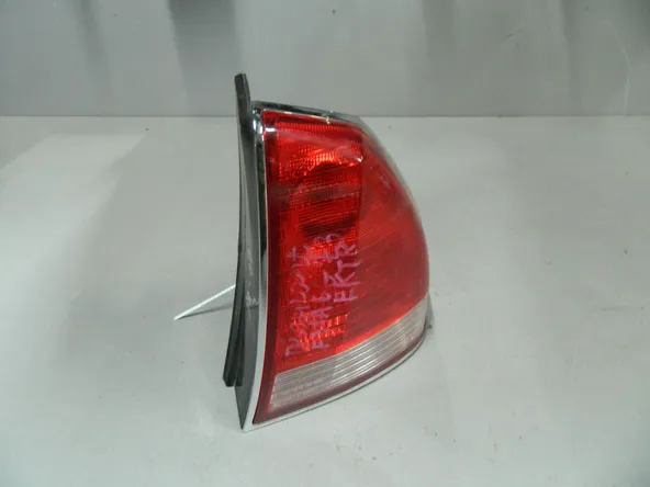 Фонарь MITSUBISHI DIAMANTE F31A Зад Прав 1017 (Контрактный) 68000952