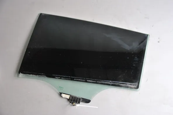 Стекло двери Kia Sportage QL Зад Лев (Б/У)