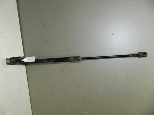 Амортизатор багажника Kia Sportage QL (Б/У) 35020830