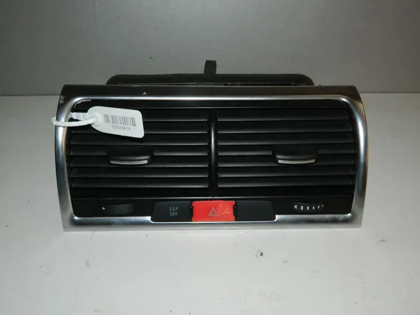 Дефлектор воздушный AUDI Q7 4L (Б/У) 35020414